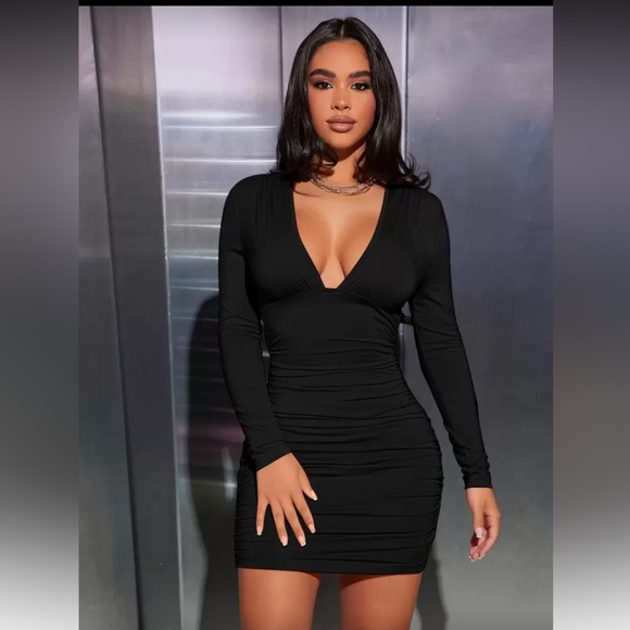 Elegant Black Bodycon Dress - Picture 3 of 5